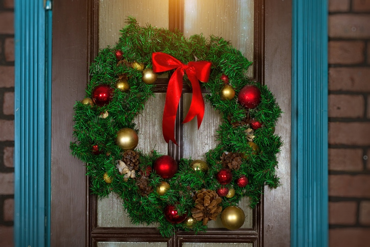 Read more about the article Tis The Season to Stage Your Home