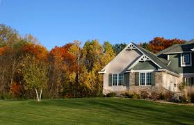 Read more about the article Seven Tips for Maintaining Your Home’s Exterior Through the Fall Real Estate Market